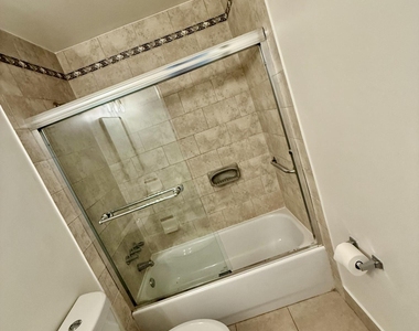 8061 Sw 20th Place - Photo Thumbnail 8