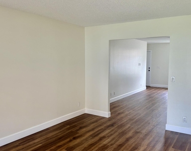 8061 Sw 20th Place - Photo Thumbnail 5