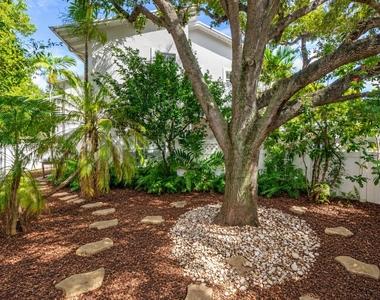 271 Se 22nd Street - Photo Thumbnail 17