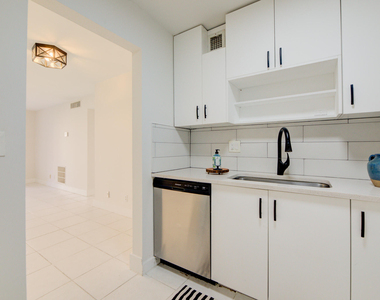 618 Nw 13th Street - Photo Thumbnail 7