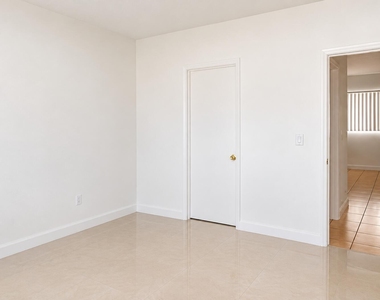 11 Sw 52nd Avenue - Photo Thumbnail 10