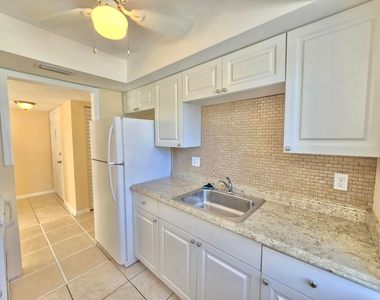 104 Se 10th Street - Photo Thumbnail 4