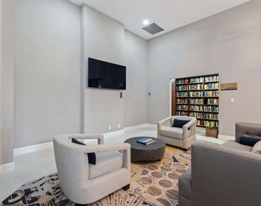 100 Se 5th Avenue - Photo Thumbnail 23