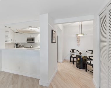 100 Se 5th Avenue - Photo Thumbnail 7