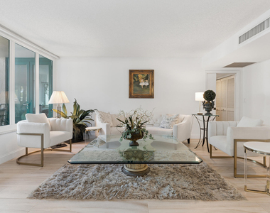 100 Se 5th Avenue - Photo Thumbnail 2