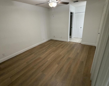 301 Norwood Terrace - Photo Thumbnail 6