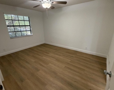 301 Norwood Terrace - Photo Thumbnail 8