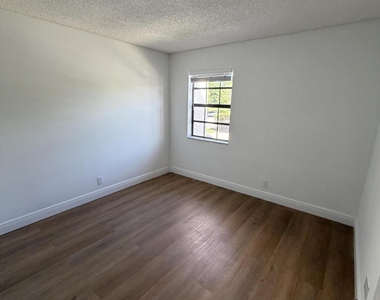 301 Norwood Terrace - Photo Thumbnail 10