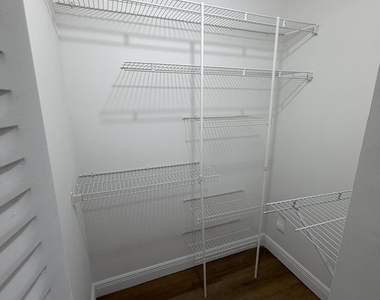301 Norwood Terrace - Photo Thumbnail 7