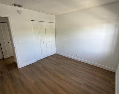 301 Norwood Terrace - Photo Thumbnail 9