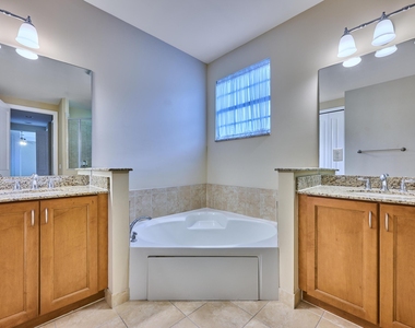 7593 Nw 113th Avenue - Photo Thumbnail 67