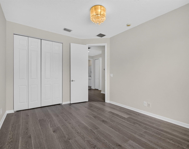 207 Isle Verde Way - Photo Thumbnail 42