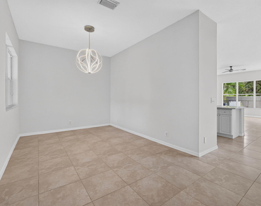 207 Isle Verde Way - Photo Thumbnail 10