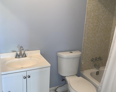 1114 Lake Terrace - Photo Thumbnail 10