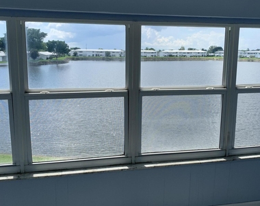 1114 Lake Terrace - Photo Thumbnail 12