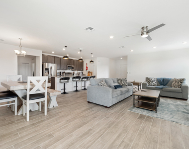 1862 Se Camilo Street - Photo Thumbnail 6