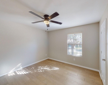 1449 Waterford Drive - Photo Thumbnail 19