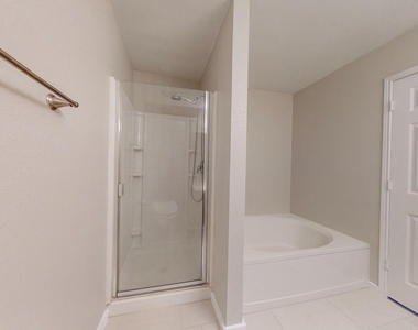 1449 Waterford Drive - Photo Thumbnail 15