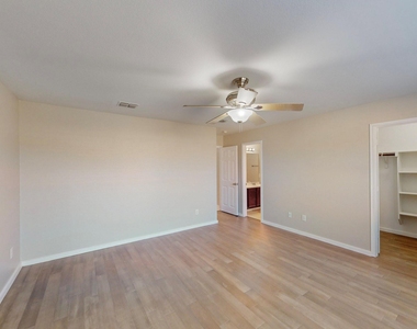 1449 Waterford Drive - Photo Thumbnail 10