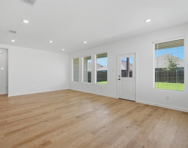 7117 Black Cherry Lane - Photo Thumbnail 10
