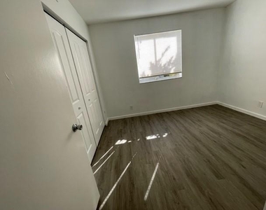 714 Gardens Drive - Photo Thumbnail 4