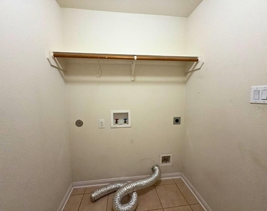10009 Iron Ridge Drive - Photo Thumbnail 13