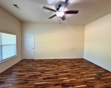 10009 Iron Ridge Drive - Photo Thumbnail 2