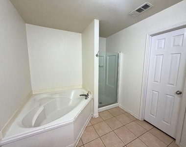 10009 Iron Ridge Drive - Photo Thumbnail 8