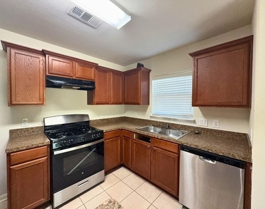 10009 Iron Ridge Drive - Photo Thumbnail 3