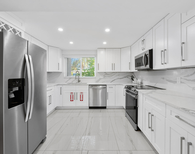 2531 Key Largo Lane - Photo Thumbnail 10