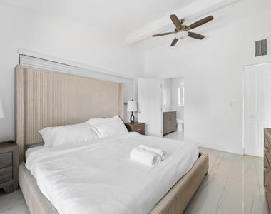 2531 Key Largo Lane - Photo Thumbnail 12