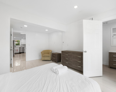 2531 Key Largo Lane - Photo Thumbnail 18