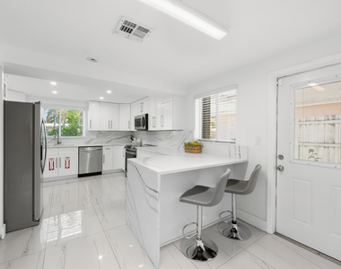 2531 Key Largo Lane - Photo Thumbnail 8