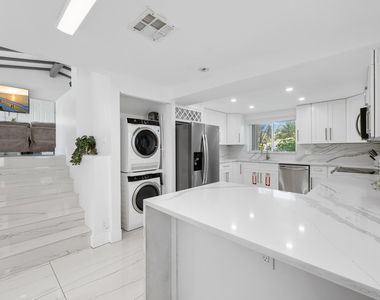 2531 Key Largo Lane - Photo Thumbnail 9