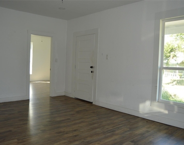 1613 Jones Street - Photo Thumbnail 5