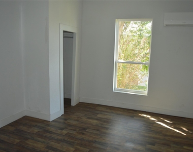 1613 Jones Street - Photo Thumbnail 15