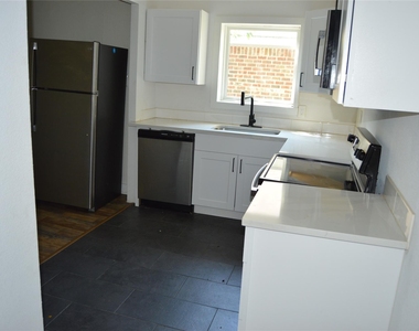 1613 Jones Street - Photo Thumbnail 11