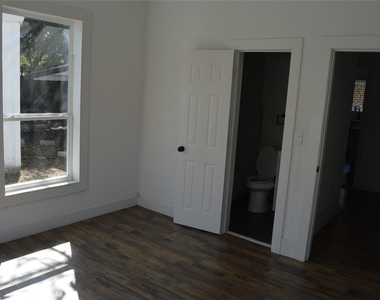 1613 Jones Street - Photo Thumbnail 9