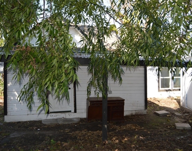 1613 Jones Street - Photo Thumbnail 3