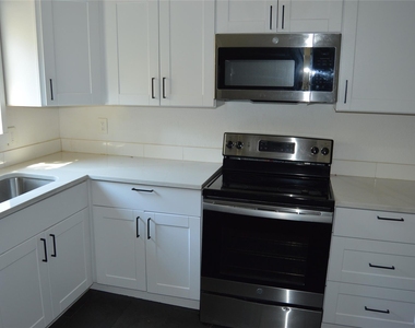 1613 Jones Street - Photo Thumbnail 13