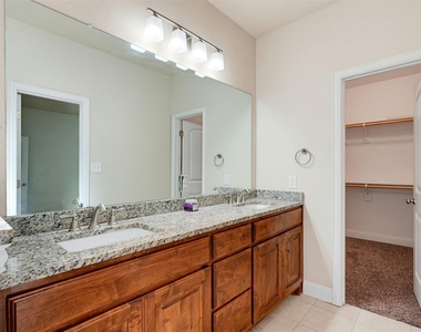 4721 Woodview Lane - Photo Thumbnail 11