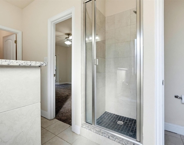 4721 Woodview Lane - Photo Thumbnail 13