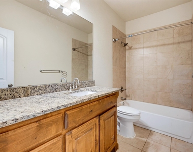4721 Woodview Lane - Photo Thumbnail 17