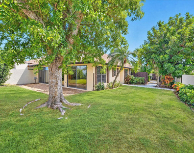 572 Sw 28th Avenue - Photo Thumbnail 4