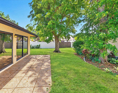 572 Sw 28th Avenue - Photo Thumbnail 30