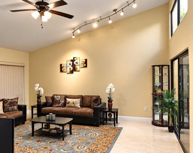 572 Sw 28th Avenue - Photo Thumbnail 11