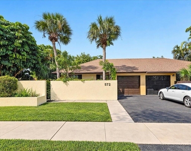 572 Sw 28th Avenue - Photo Thumbnail 5