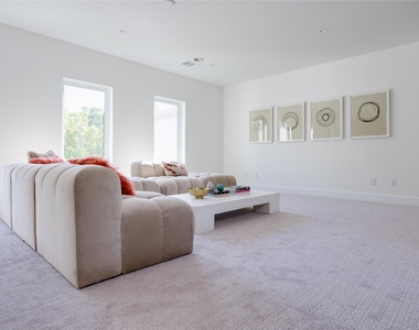 9315 Lenel Place - Photo Thumbnail 17