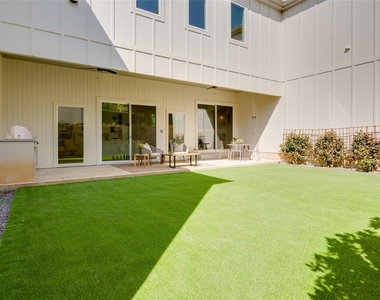 9315 Lenel Place - Photo Thumbnail 24