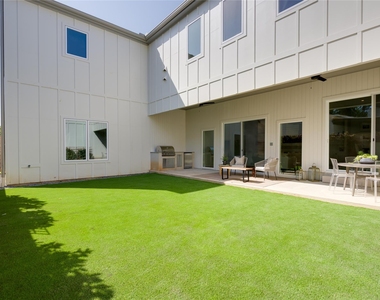 9315 Lenel Place - Photo Thumbnail 25